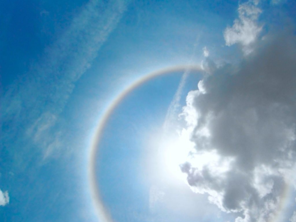 What are sun halos, why do they happen?